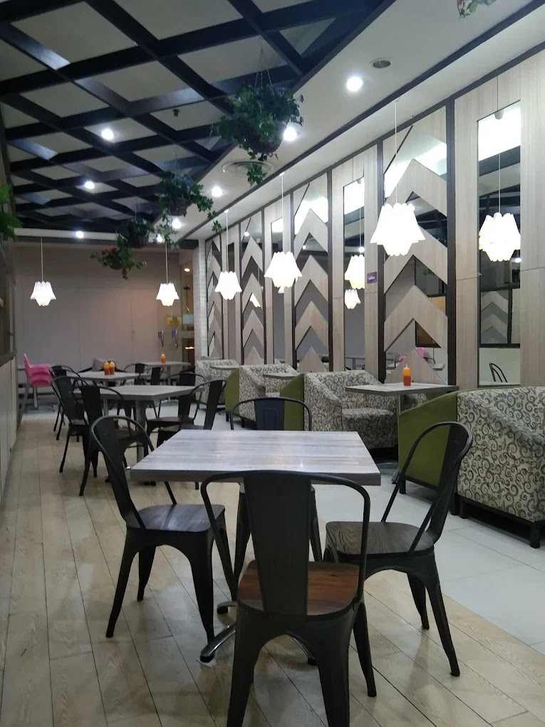 솔라리아 내부 및 메뉴