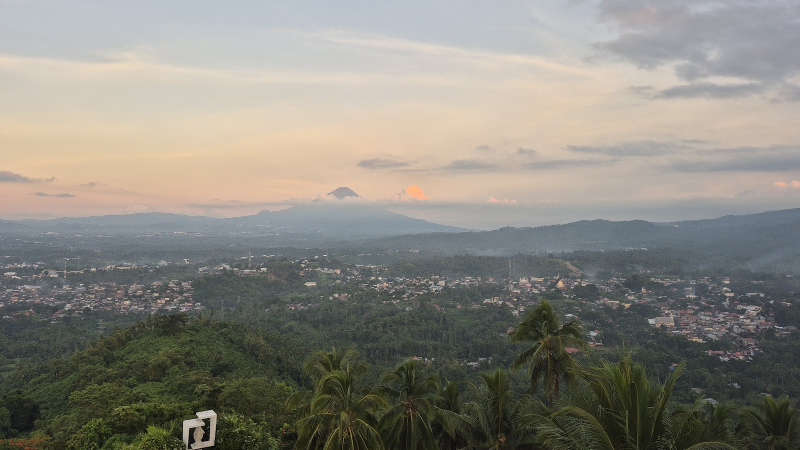마카떼떼 힐스 야경