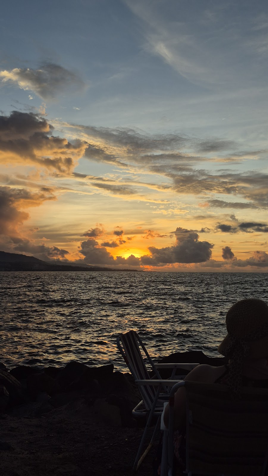 산배 마나도 (SunBae Manado) : 해변 선셋과 푸드트럭을 동시에 즐기는 야외 카페촌