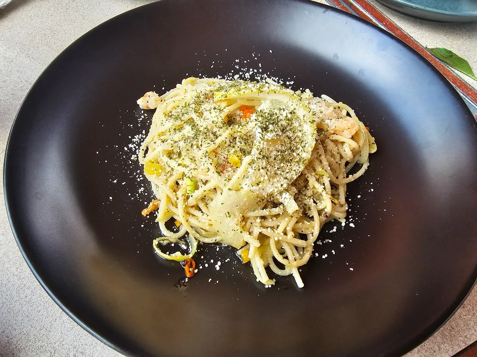 레몬 갈릭 버터 프라운 파스타